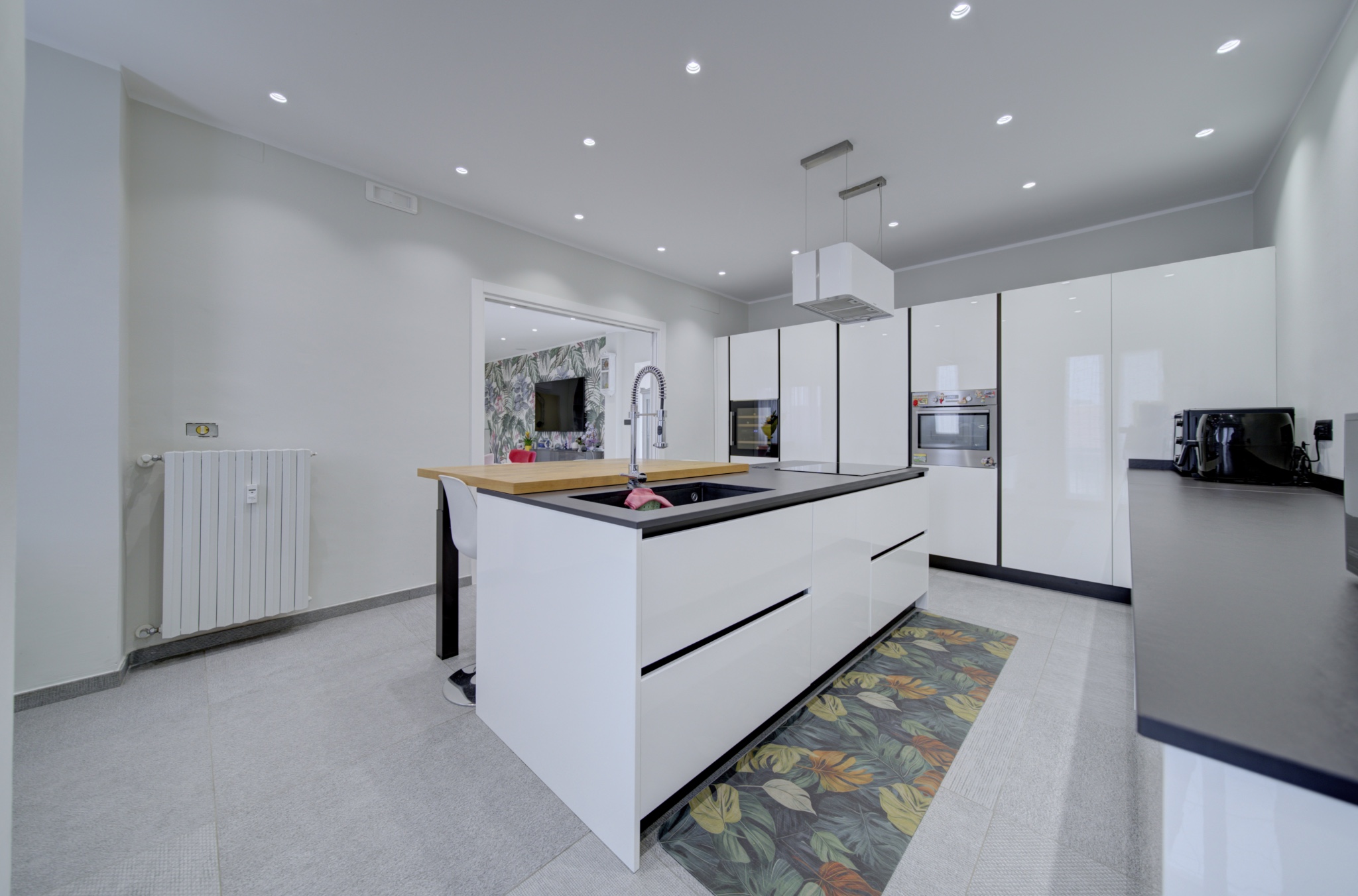 DSC03766_67_68_69_70